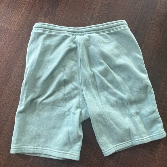 Old Navy Green Athletic Shorts with Elastic Waistband - Picture 3 of 3